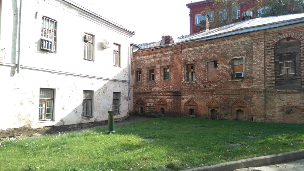 Служебный корпус (дом причта западный) (Басманный)