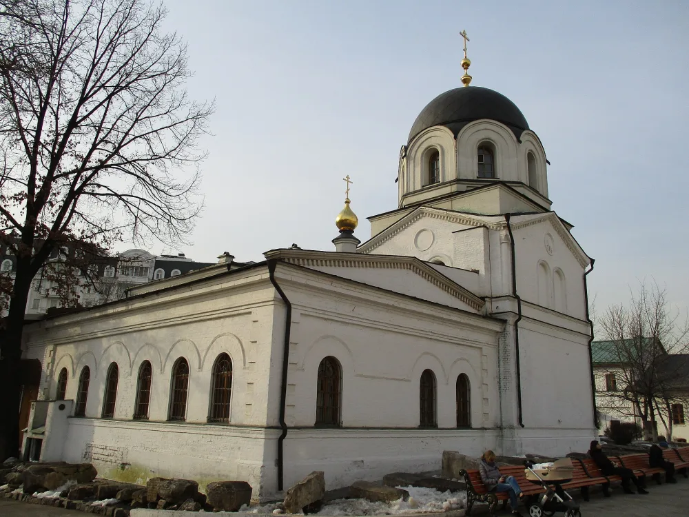 Церковь Сошествия Духа Святого с больничным корпусом (Хамовники)