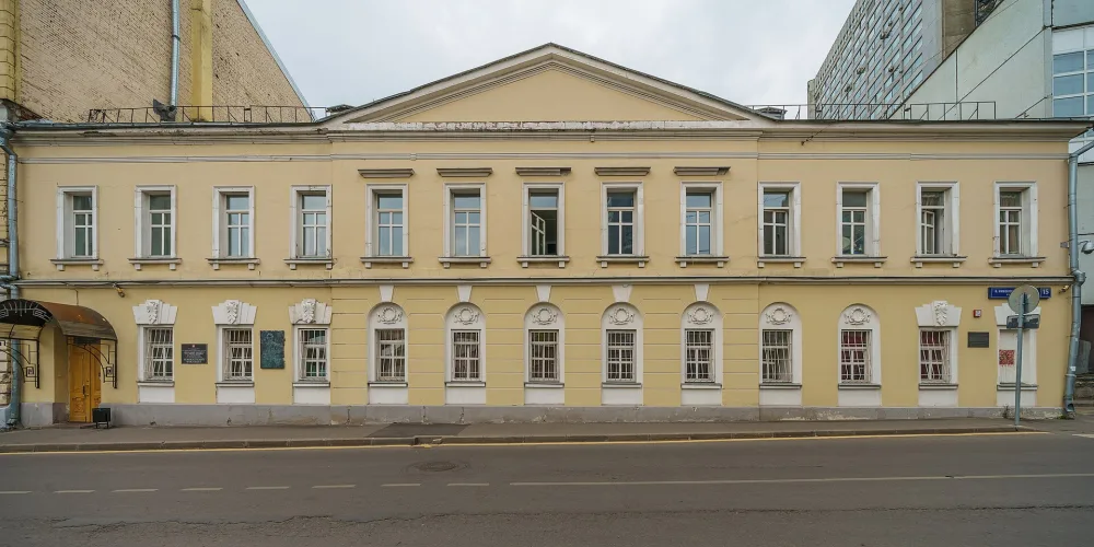 Дом, в котором в 1836-1839 гг. жил декабрист М.Ф. Орлов (Арбат)