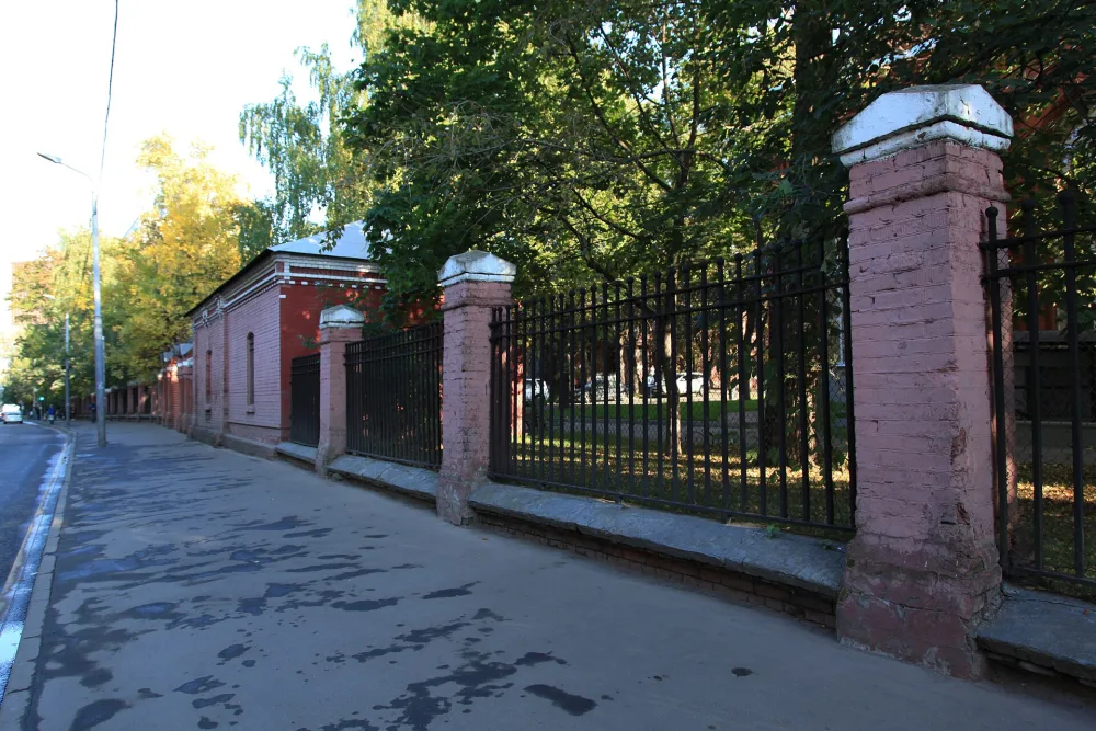Ограда (Алексеевский)