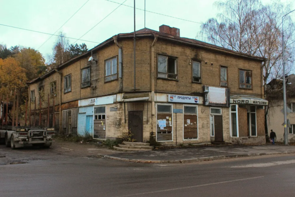 Дом жилой с магазинами (Лахденпохья)
