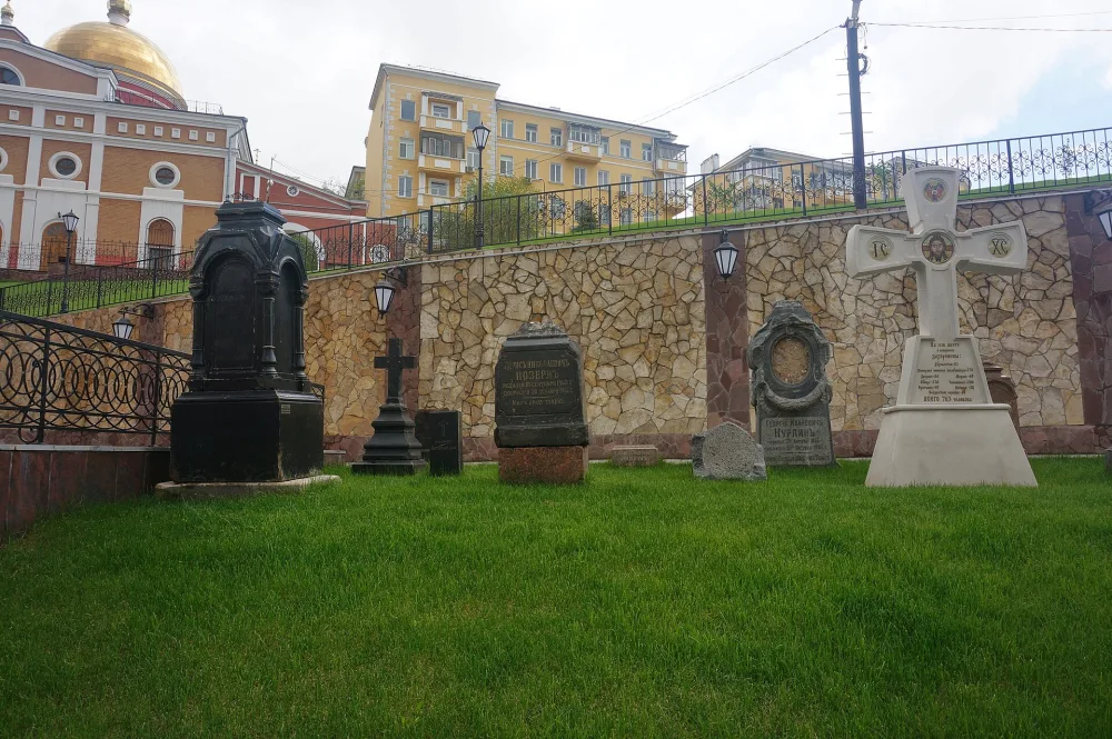 Некрополь монастыря