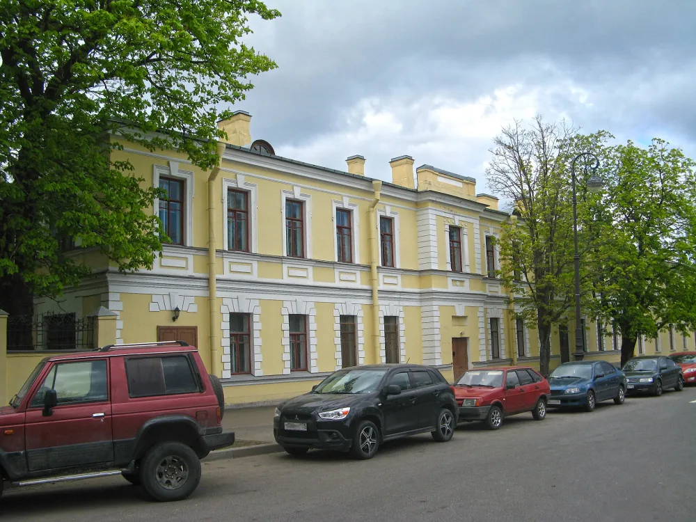 Жилой дом (Кронштадт)