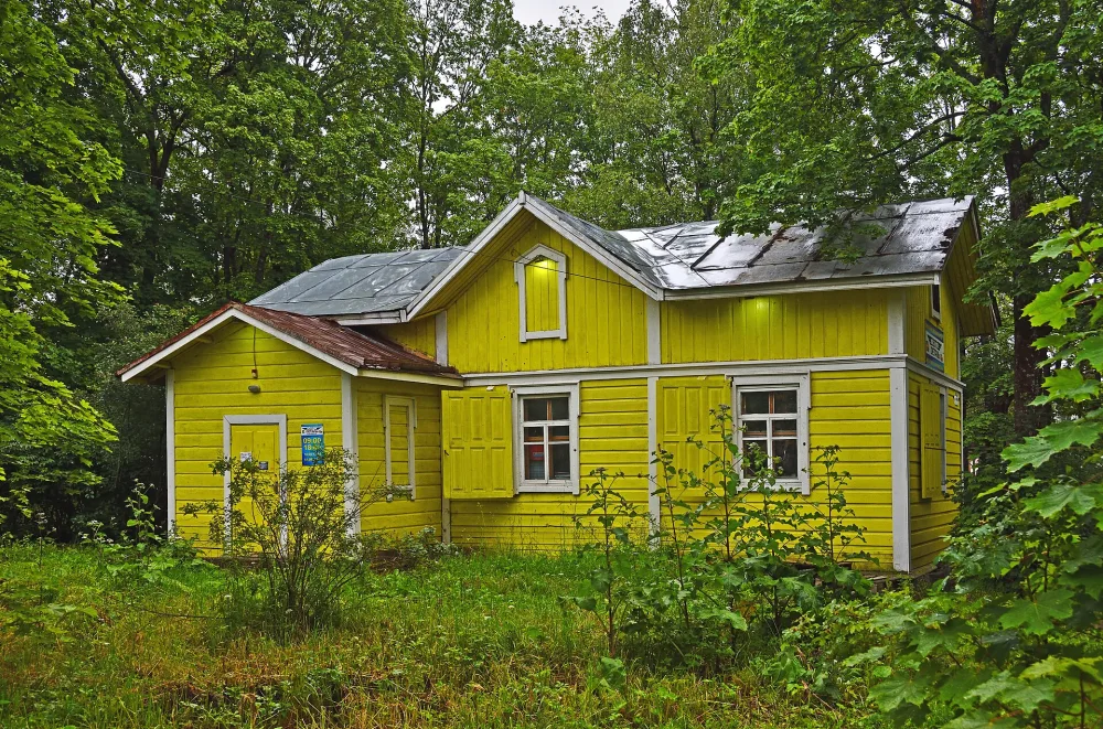 Дворовая пристройка в парке ратуши (Сортавала)