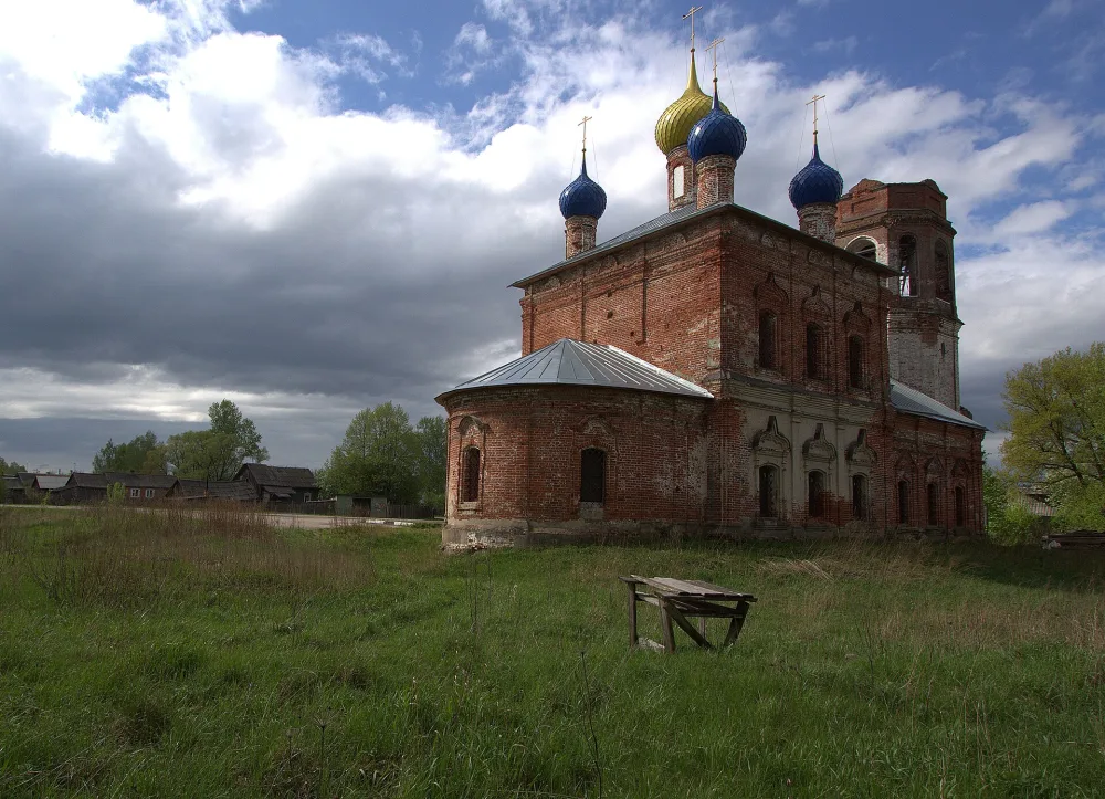 Церковь Воскресенская (Крестовоздвиженская) (Лахость)