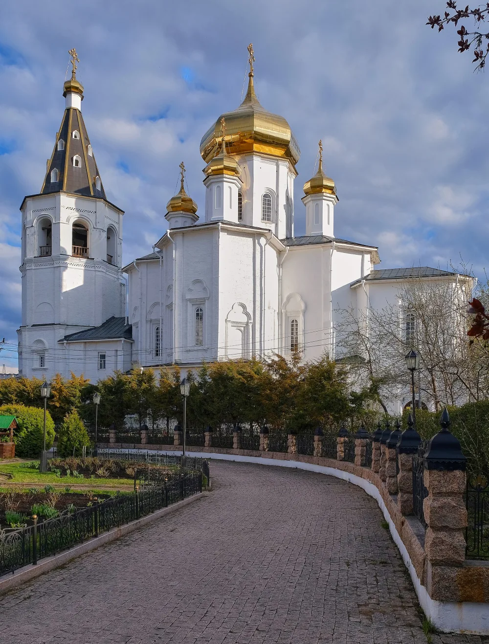 Петропавловская церковь и колокольня