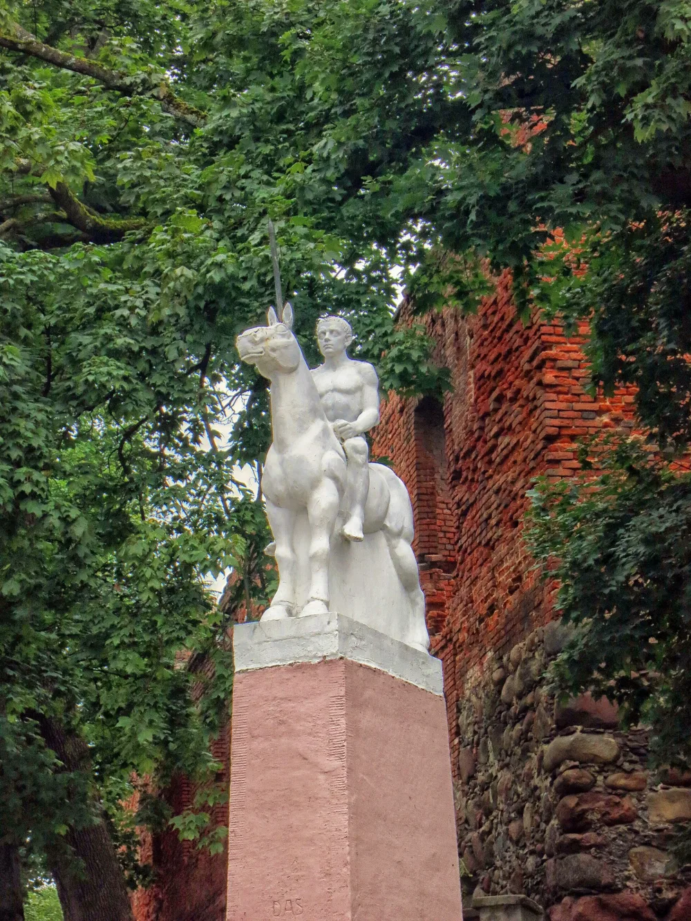Памятный знак 12-му Литовскому уланскому полку (Черняховск)