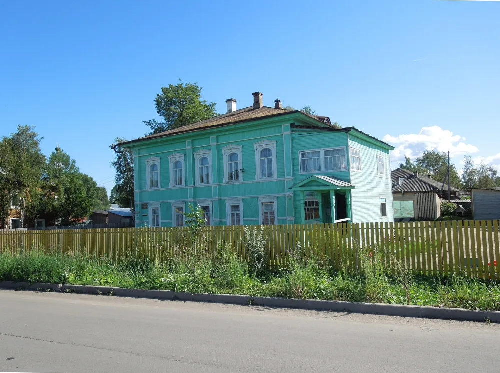 Жилой дом (Белозерск)