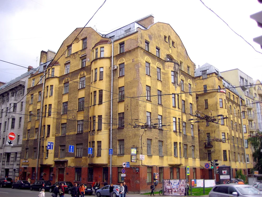 Большой проспект Петроградской стороны 106