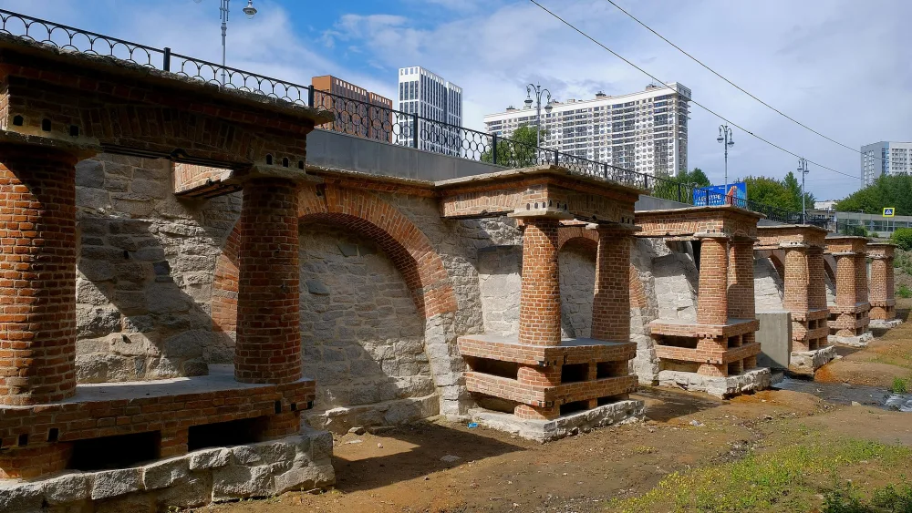Плотина на реке Ольховке
