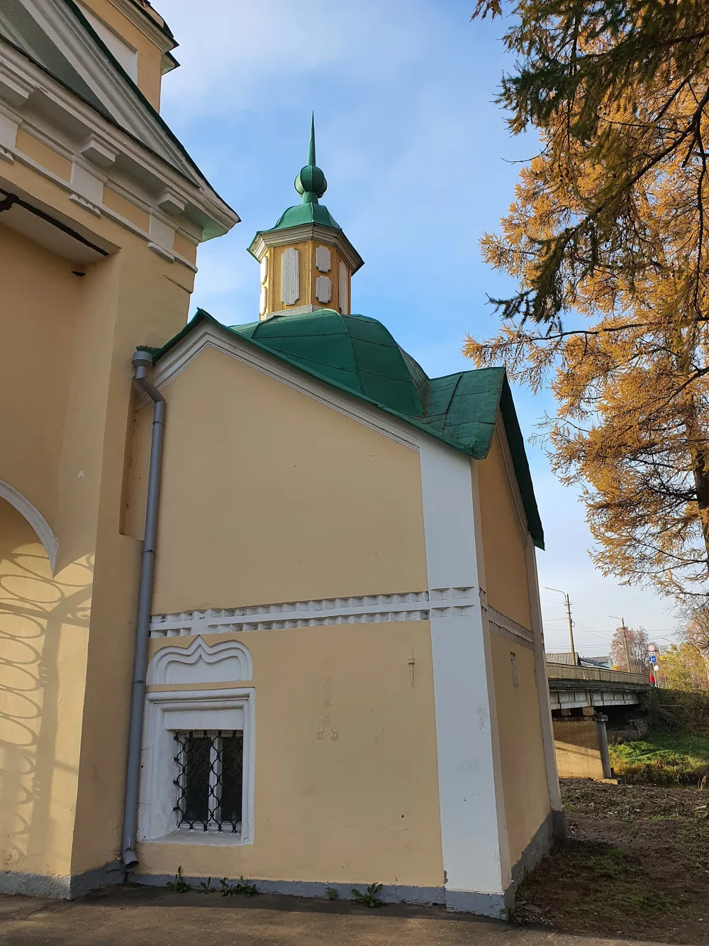Часовня у парадных ворот (Тихвин)