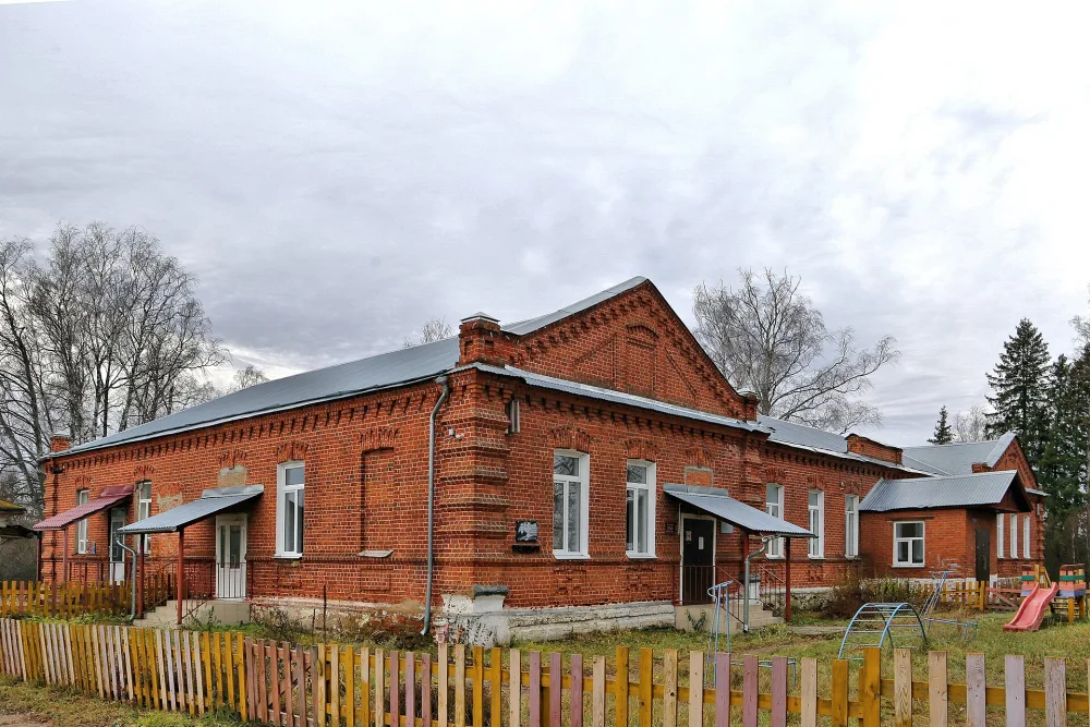 Школа (Хозниково)