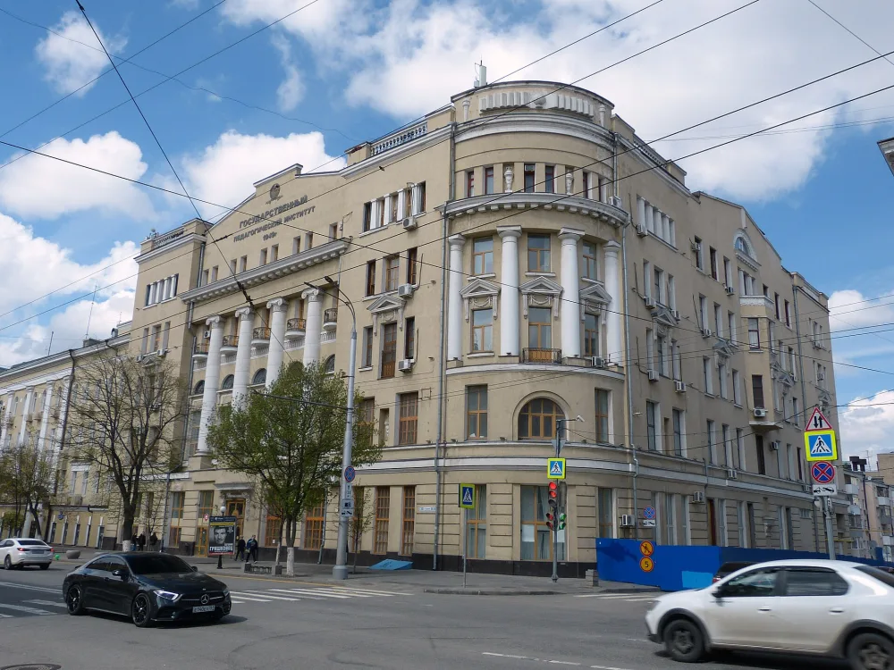 здание главного корпуса Варшавского университета