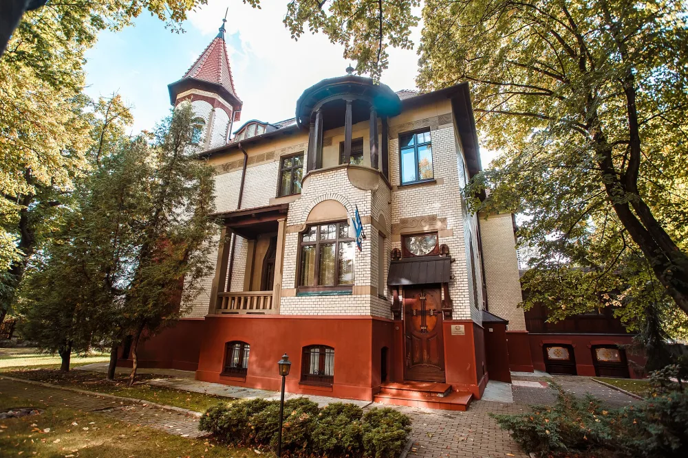 улица Огарёва 33