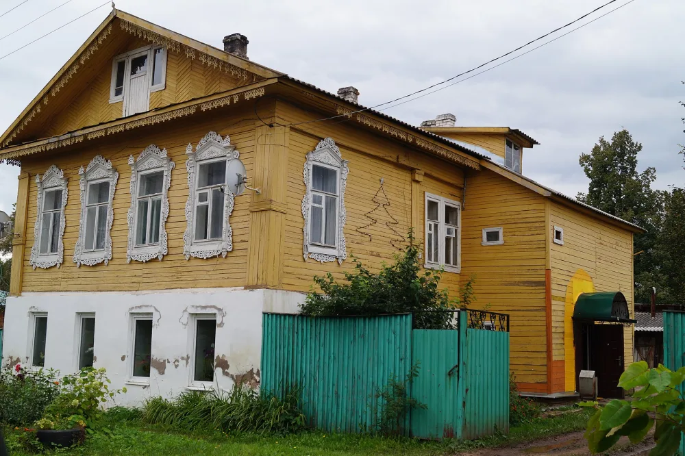 Деревянный жилой дом (Калязин)