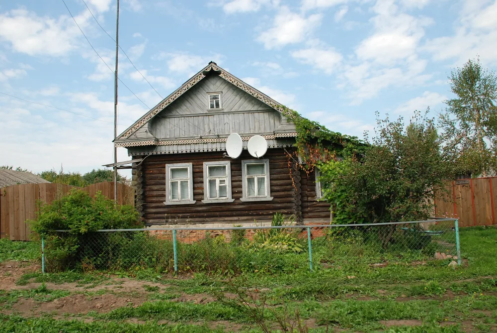 Памятное место, где находился дом, в котором родился и с 1906 г. по 1924 г. жил генерал-полковник И.В. Шикин (Лычево)