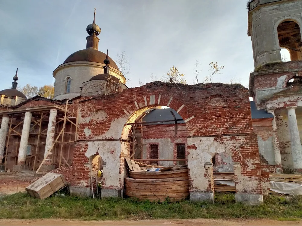 Ограда с воротами и 4 башнями (Федоровское)