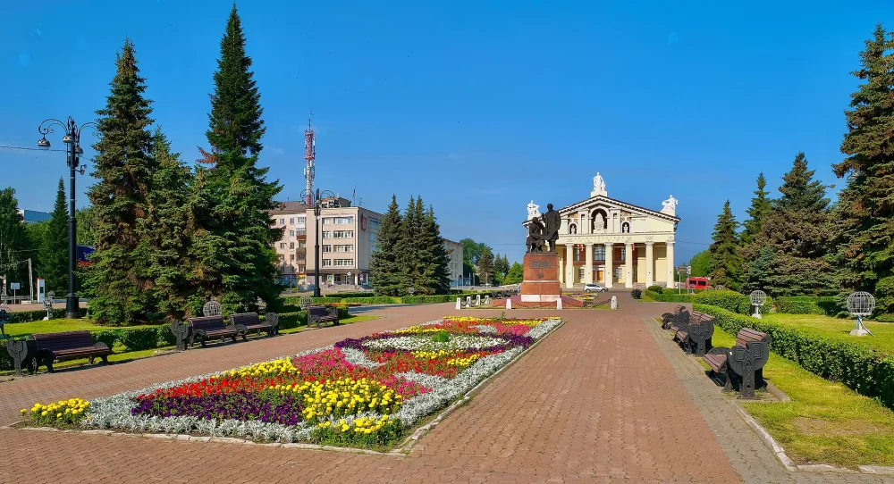 Театральная площадь