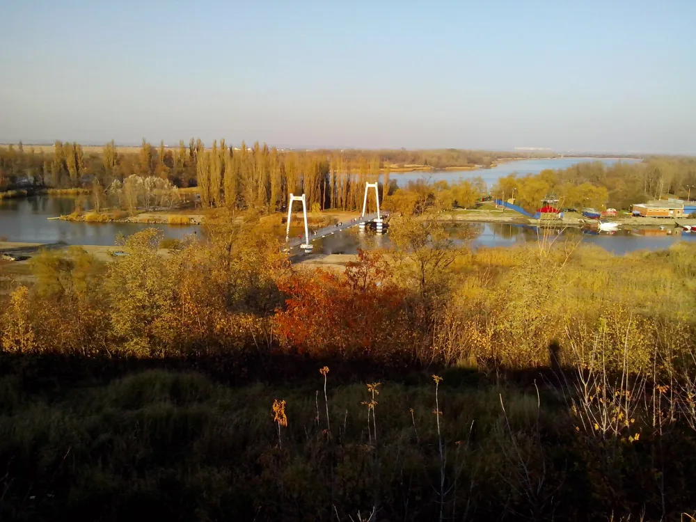 Азовский подвесной мост