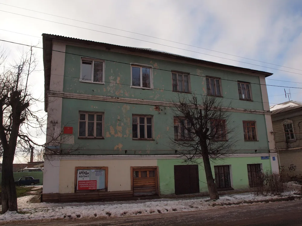 Жилой дом с торговым нижним этажем (Алексин)