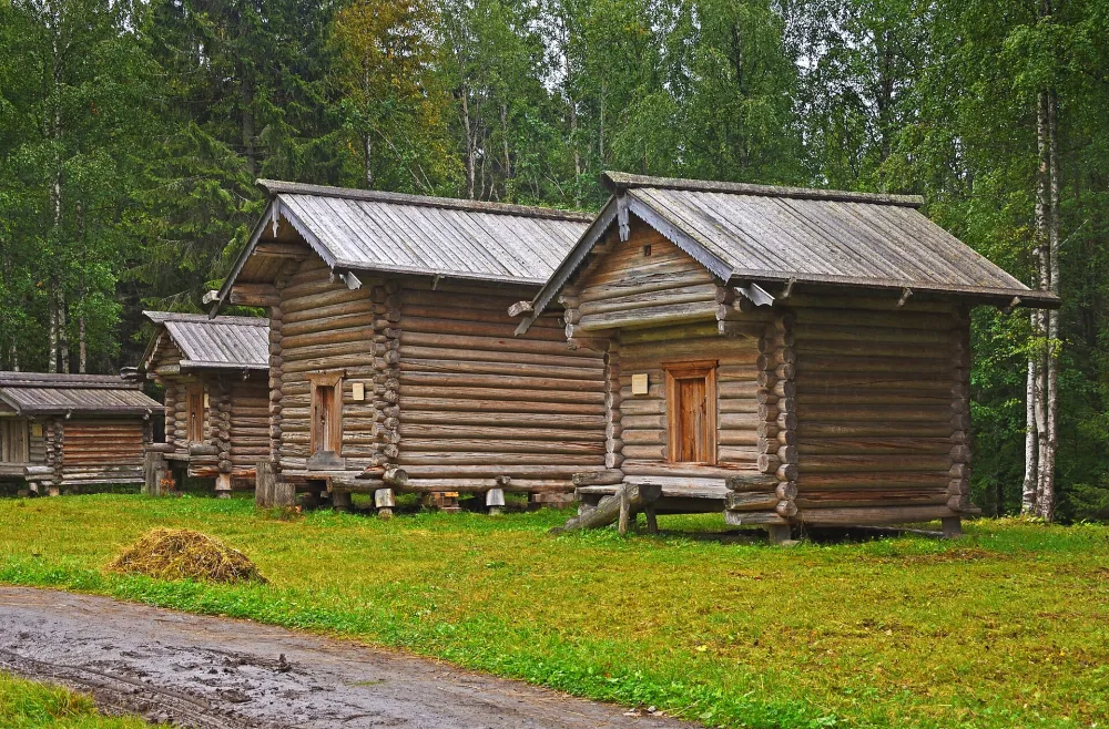 Амбарный городок (Малые Корелы)
