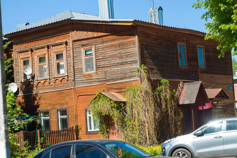Парковая улица 10, Жилой дом