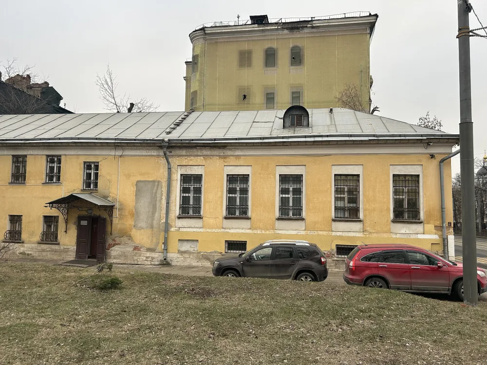 Андроньевская площадь 8