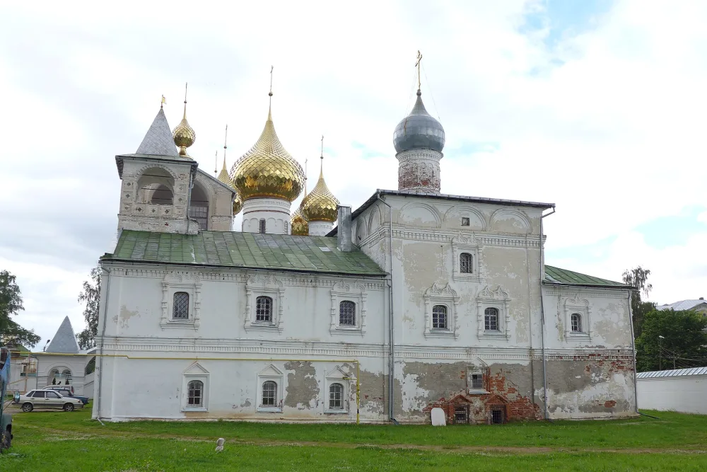 Церковь во имя Смоленской иконы Божьей Матери (Одигитрии) с трапезной и отдаточной палатой