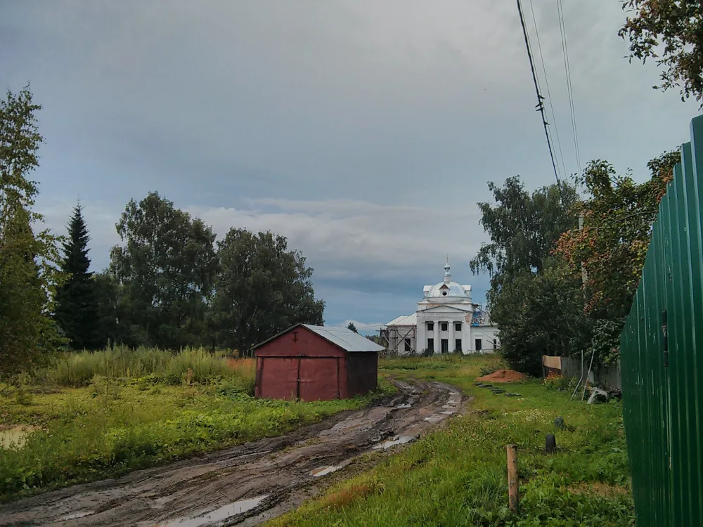 Церковь Покрова (Малая Брембола)
