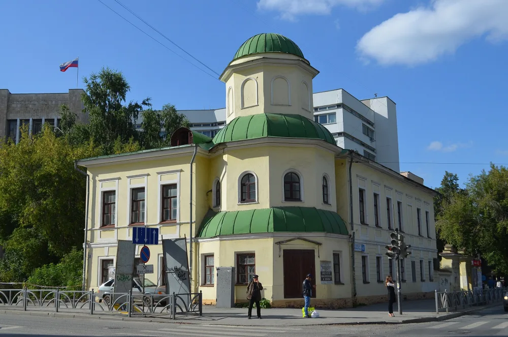 улица 8 Марта 68