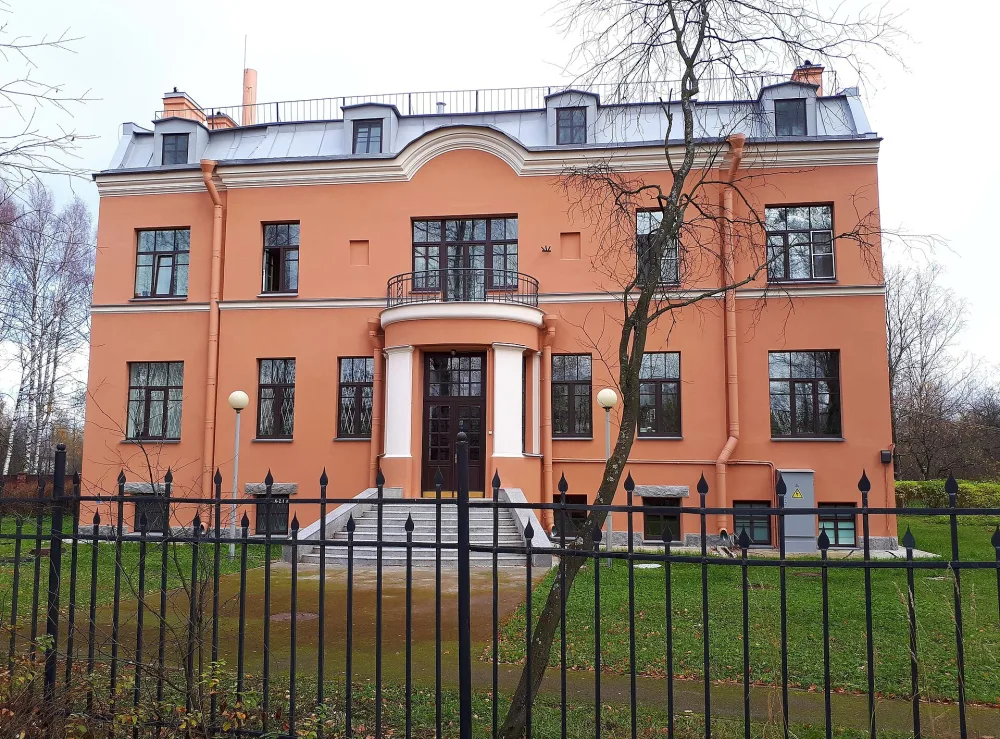 Здание гимназии