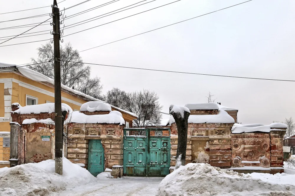 Ограда с воротами (Шуя)