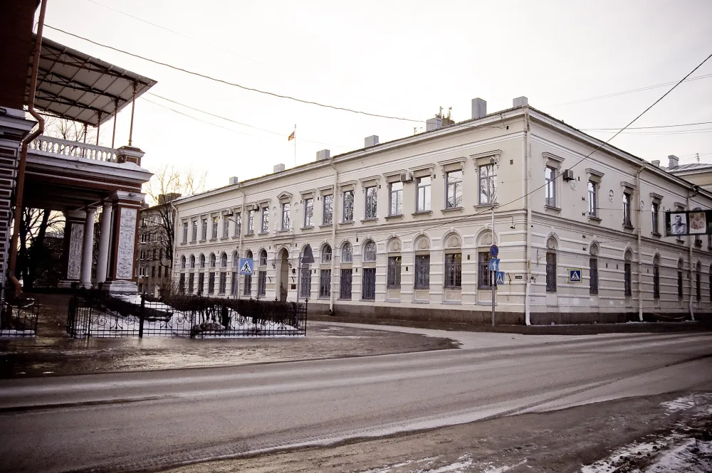 Здание губернского правления