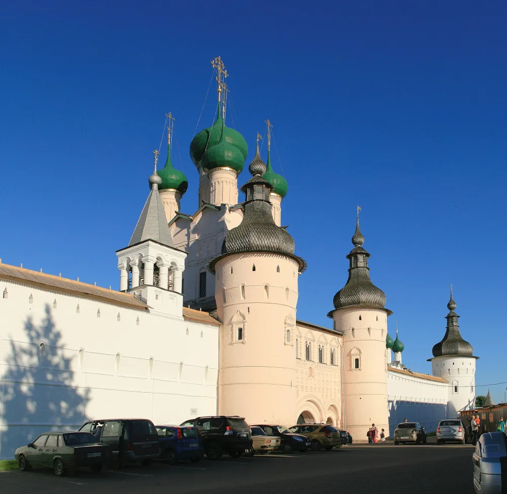 Башня южная, фланкирующая церковь Иоанна Богослова (Ростов)