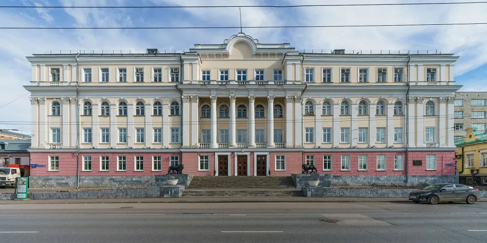 Дом со львами