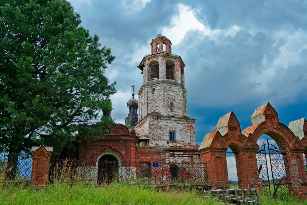 Церковь Рождества с интерьером (Искор)