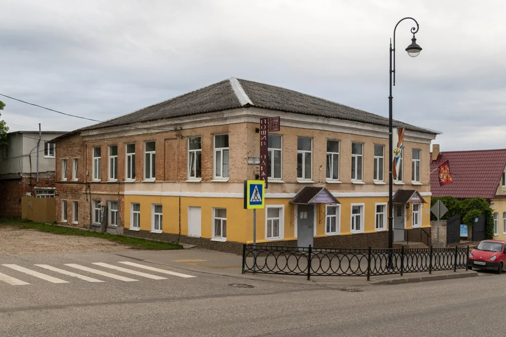 Жилой дом (Боровичи)