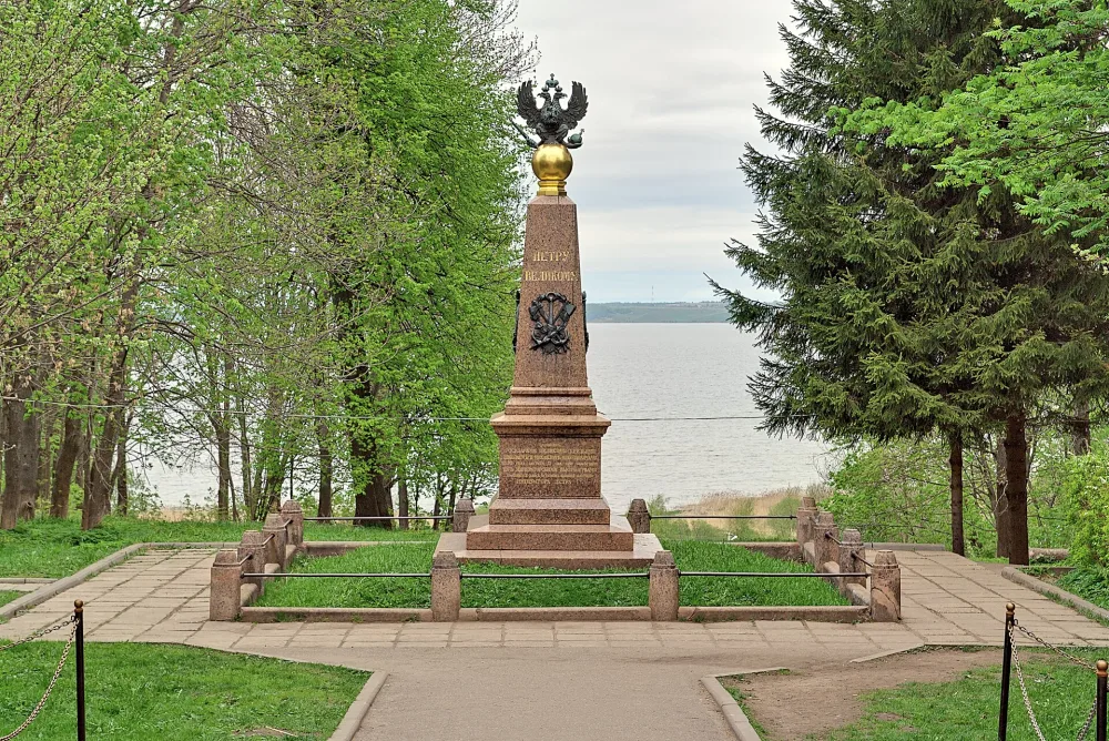 Обелиск императору Петру I (Веськово)