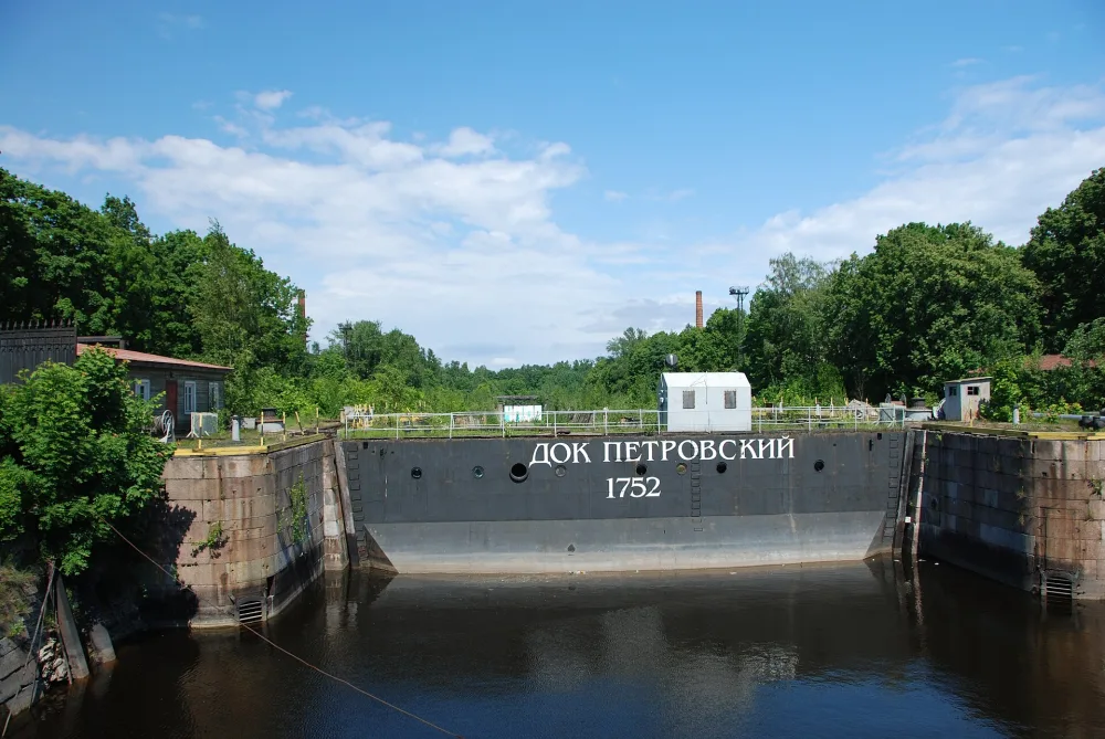 Петровский док