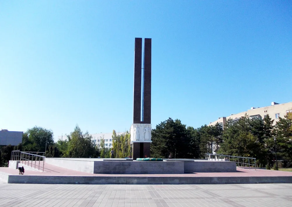 Мемориал «Павшим за Родину» (Азов)