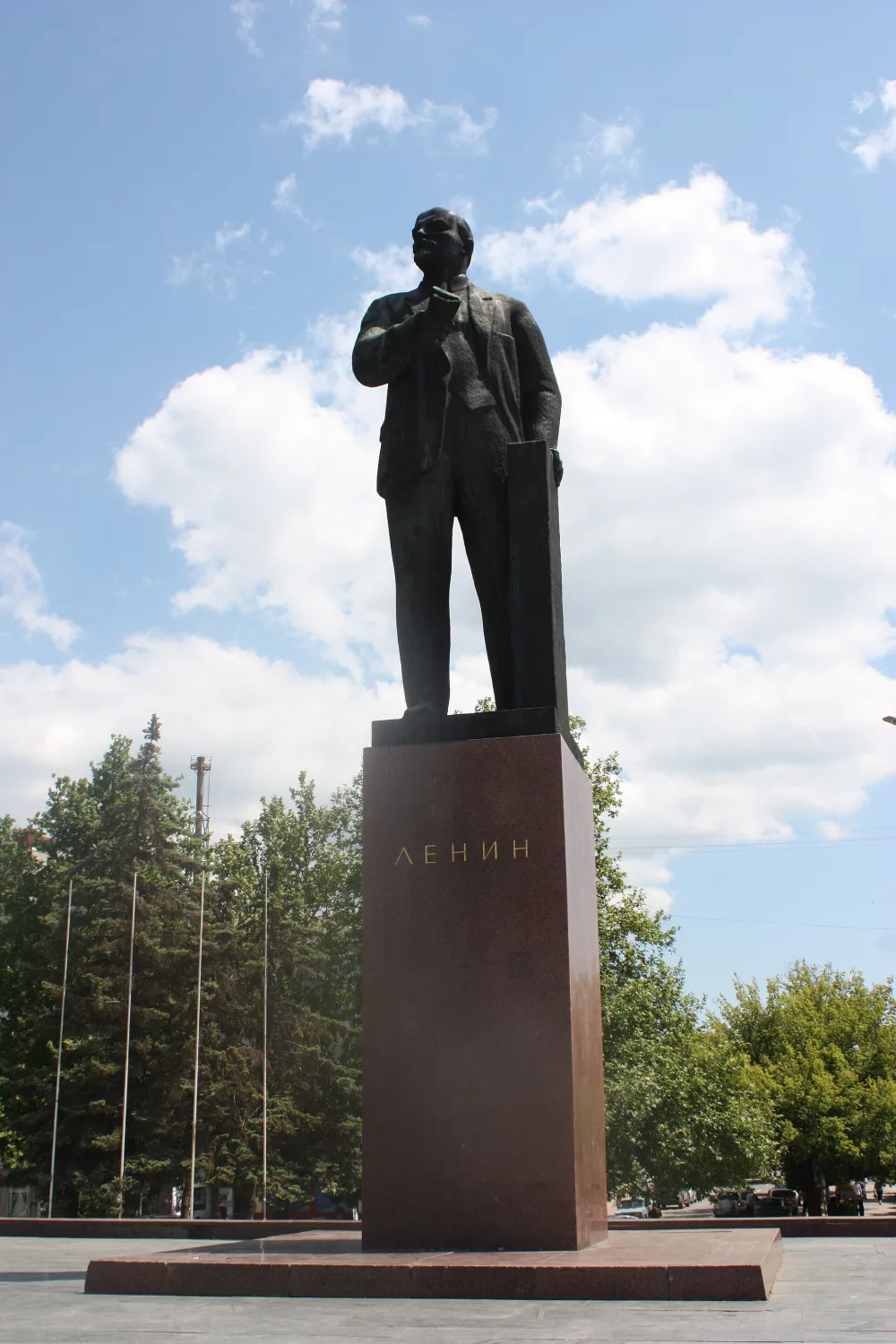 Памятник Ленину