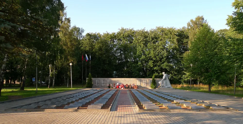 Братское кладбище советских воинов, погибших в годы советско-финляндской и Великой Отечественной войн (Приморск)