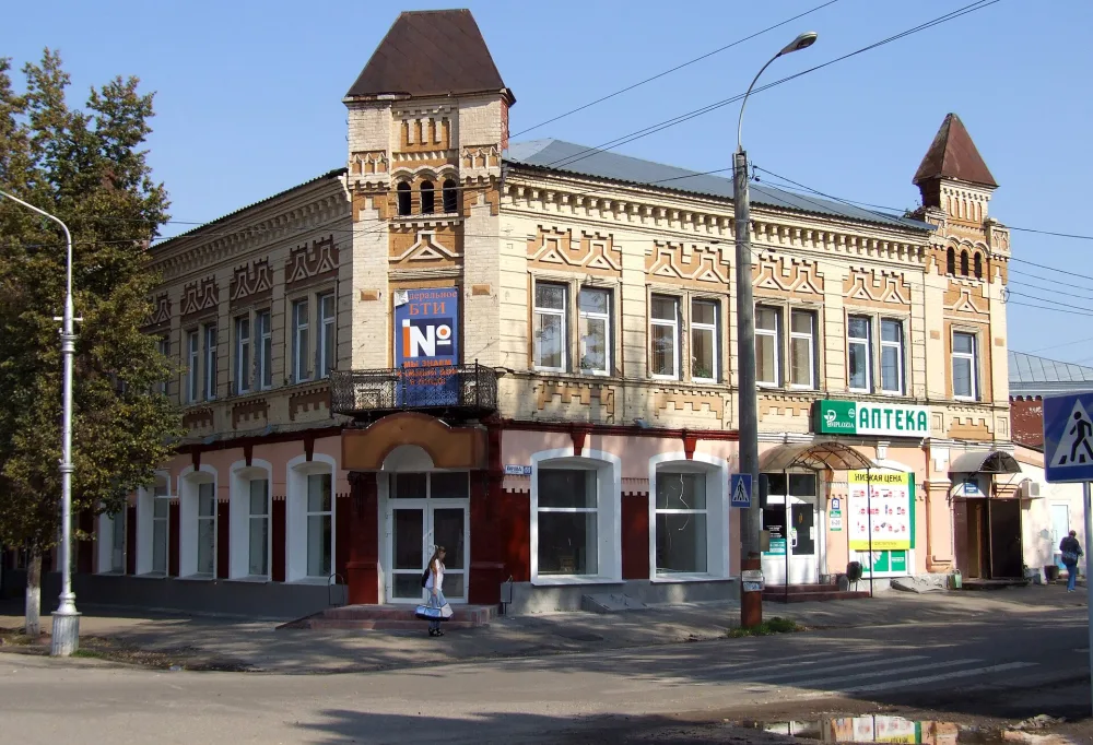 Бывший магазин купца Боброва (Кузнецк)