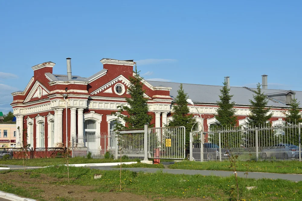 Заводская больница (Верх-Нейвинский)