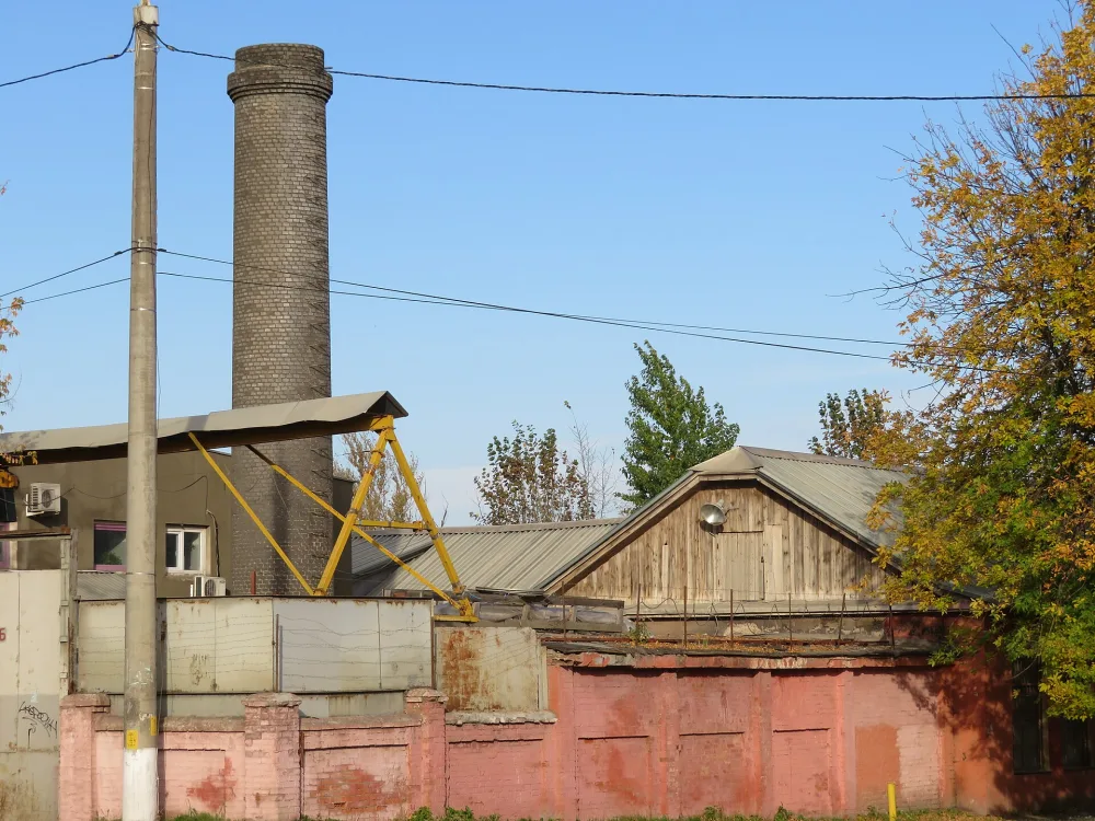Здание Шамотного завода с трубой (Подольск)