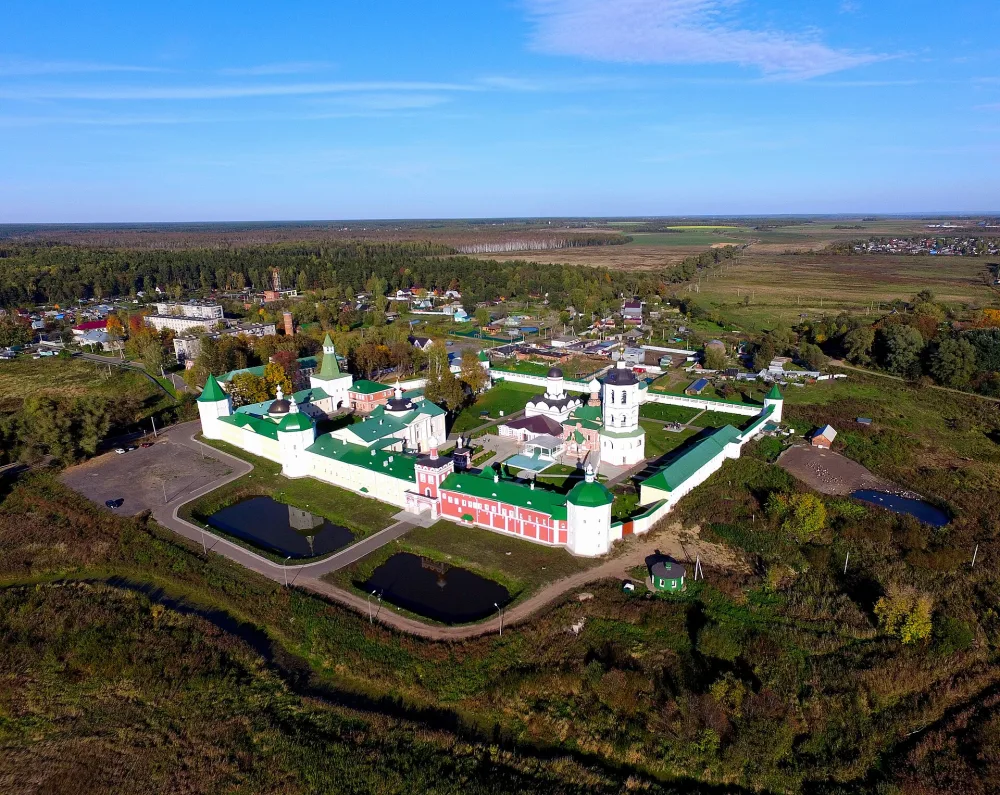 Стены с шестью башнями (Луговой)
