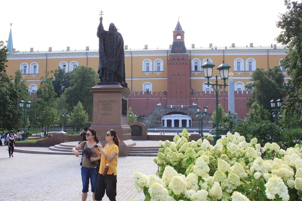 Памятник патриарху Гермогену
