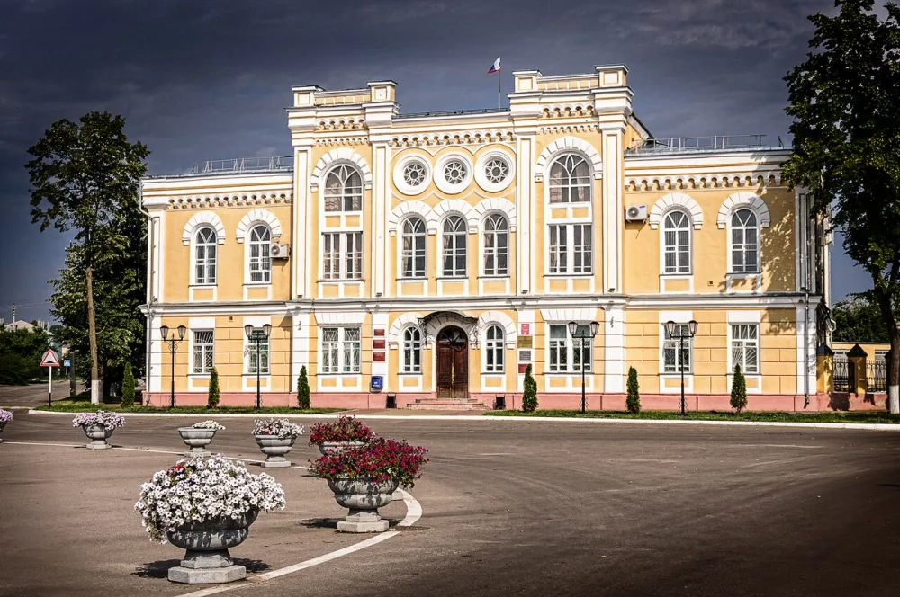 Здание земской управы