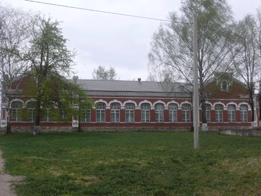 Здание бывшего второго городского училища (Великие Луки)