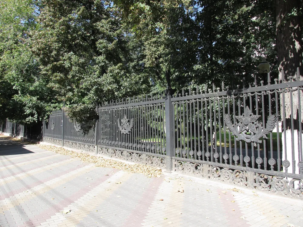 Ограда Первомайского сада